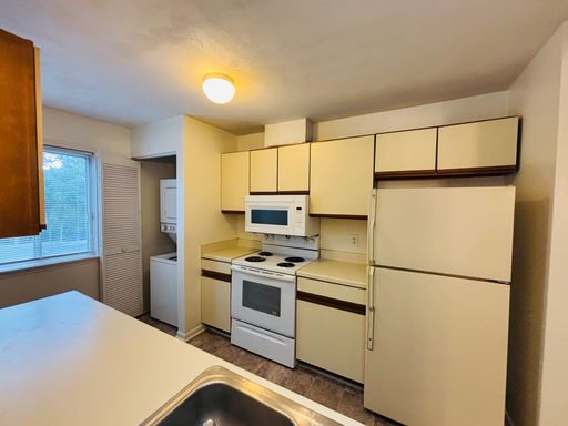 3 Bedroom 2 Bath Condo – photo 1