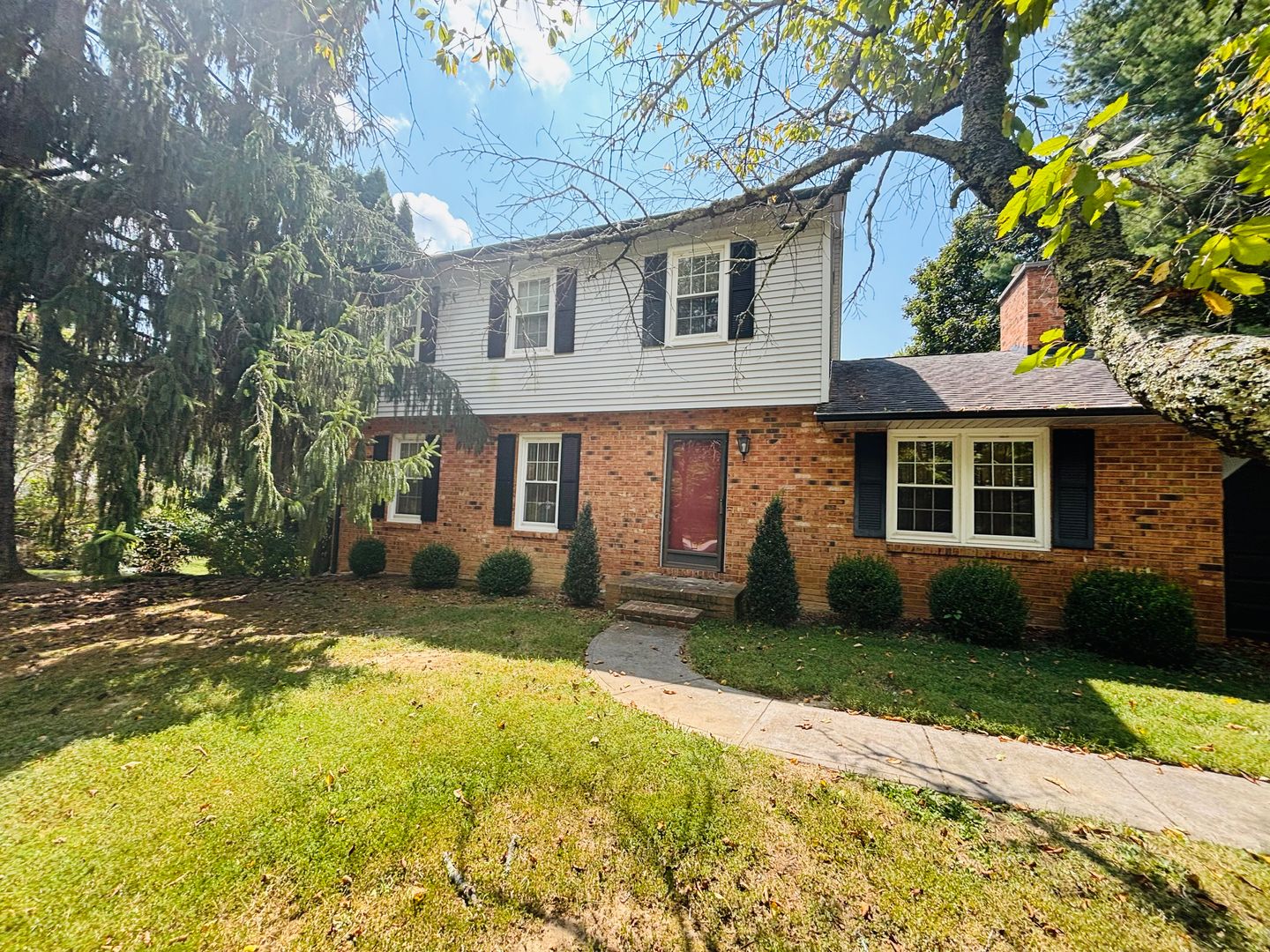 Blacksburg House: 401 Apperson Drive