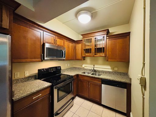 1 Bedroom, 1 Bath Apartment – photo 1
