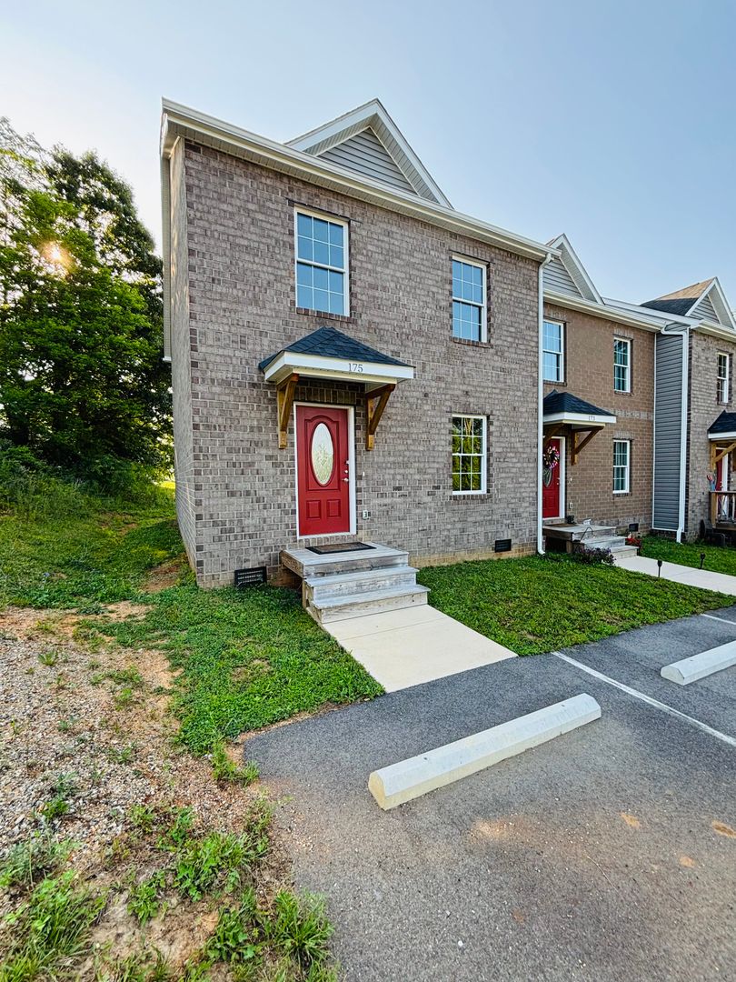 Christiansburg Townhome: 175 Craig St.