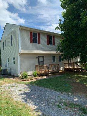 3 Bedroom 2.5 Bath Duplex – photo 1