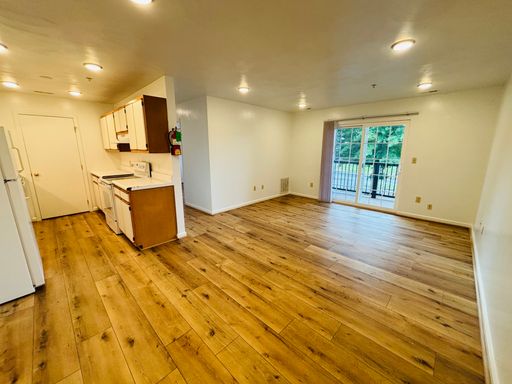 Bedroom 1 Bath Apartment – photo 1