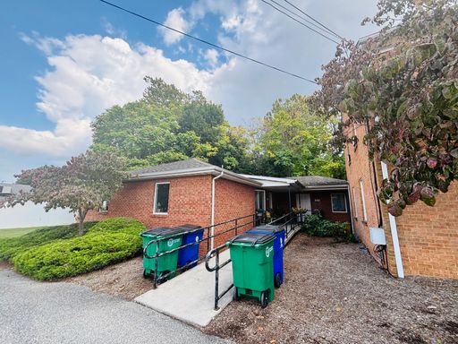 2 Bedroom, 1 Bath Duplex – photo 1