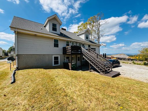 3 Bedroom, 2 Bath Townhouse – photo 1