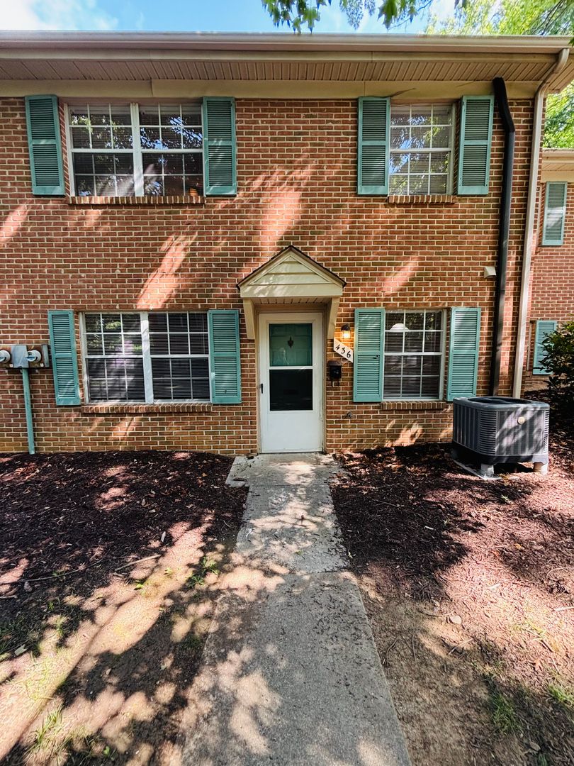 Blacksburg House: 436 Marlington St.