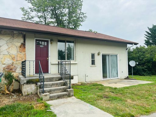 1 Bedroom 1 Bath Duplex – photo 1