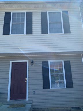 3 Bedroom 2.5 Half Bath Townhouse – photo 1