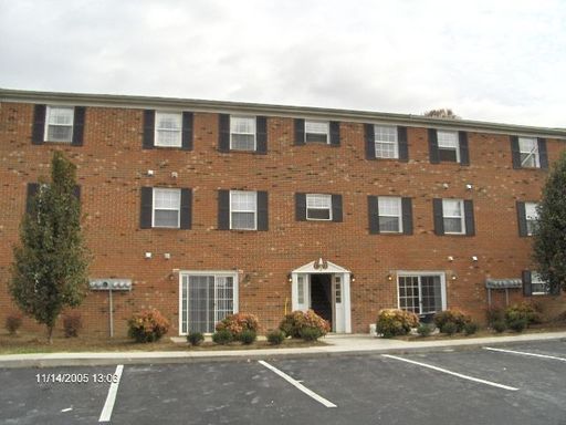 2 Bedroom, 1 Bath Condo – photo 1