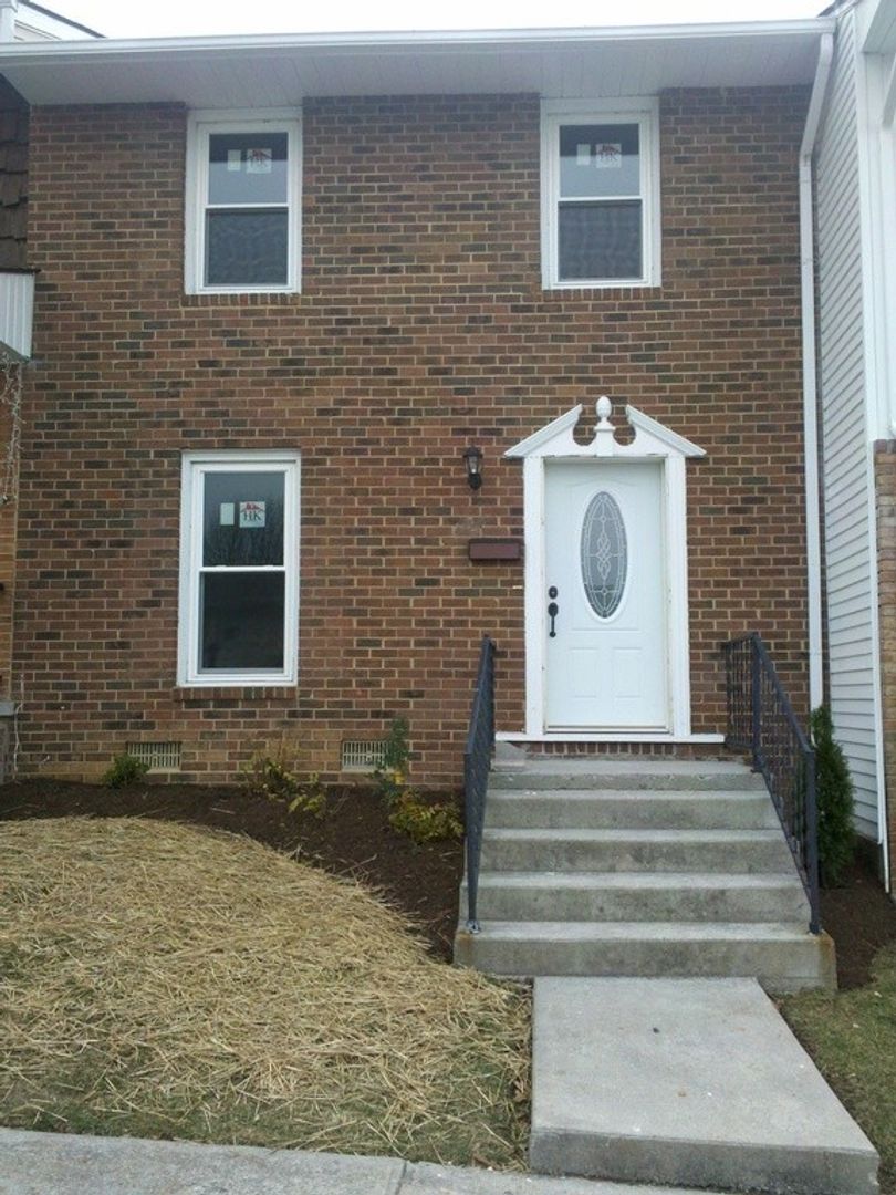 Blacksburg House: 309 Fairfax Rd.