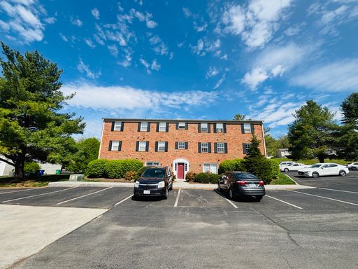 2 Bedroom, 1 Bath Condo – photo 1