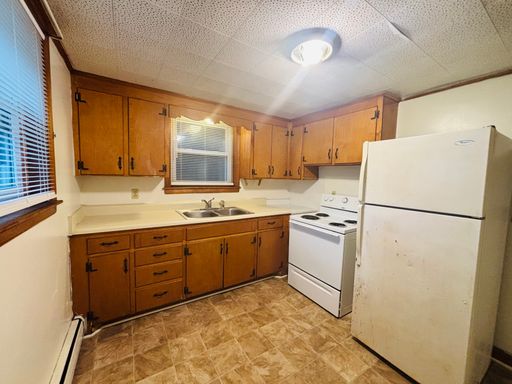 2 Bedroom 1 Bath Apartment – photo 1