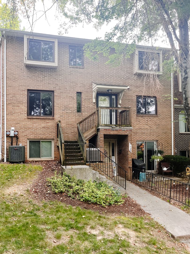 Blacksburg House: 1721 Donlee Drive