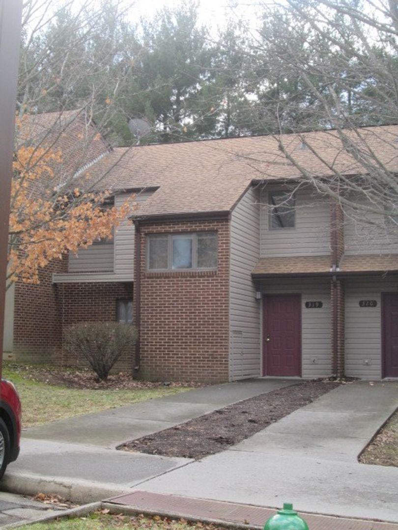 Blacksburg House: 319 Shenandoah Circle