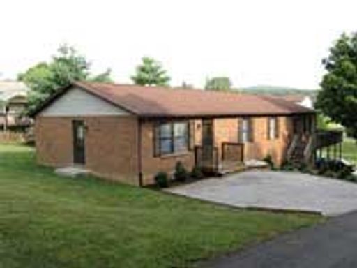 3 Bedroom 2 Bath Duplex – photo 1