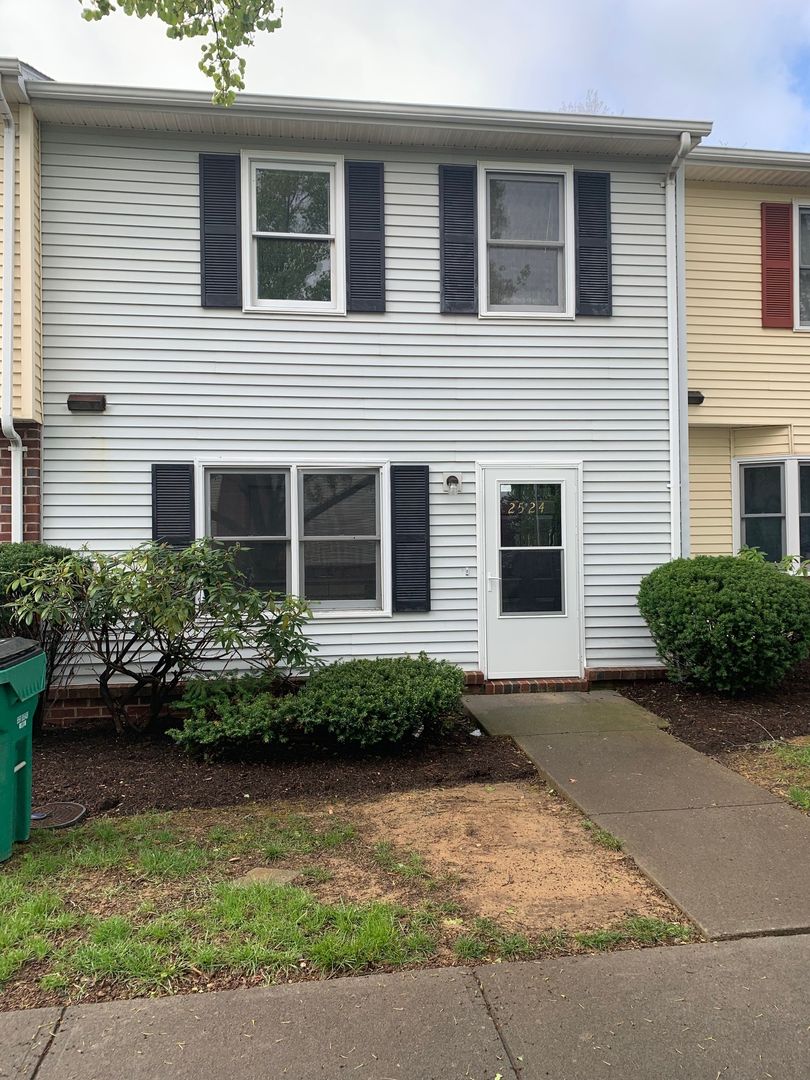 Blacksburg House: 2524 Ridge Road