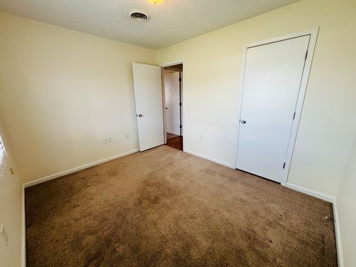 4 Bedroom, 2 Bath Apartment – photo 1