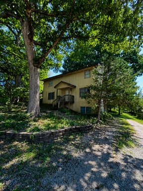 3 Bedroom, 2.5 Bath Duplex – photo 1
