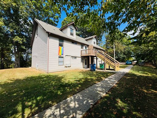 2 Bedroom, 1 Bath Townhouse – photo 1