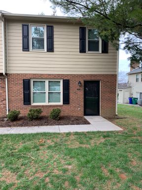 3 Bedroom 2.5 Bath Townhouse – photo 1