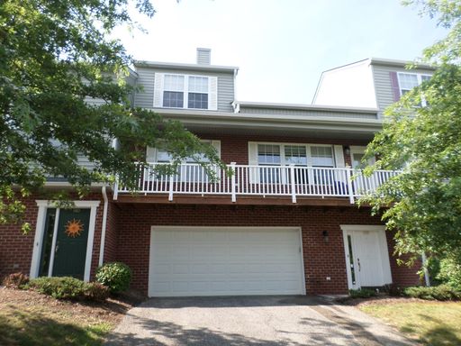 3 Bedroom 2 Half Bath Townhouse with 2 Car Garage – photo 1