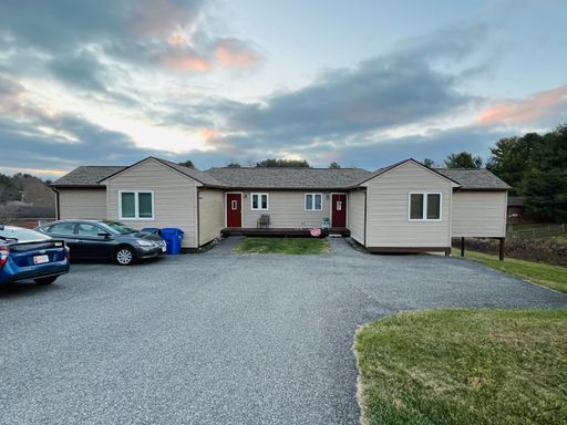 2 Bedroom, 2 Bath Duplex – photo 1