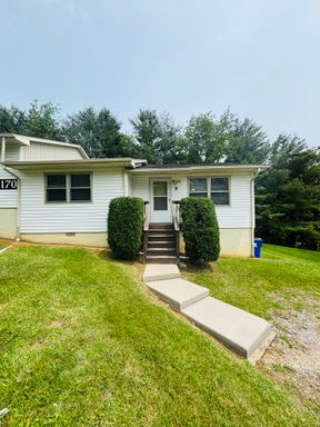 2 Bedroom, 1 Bath Duplex – photo 1