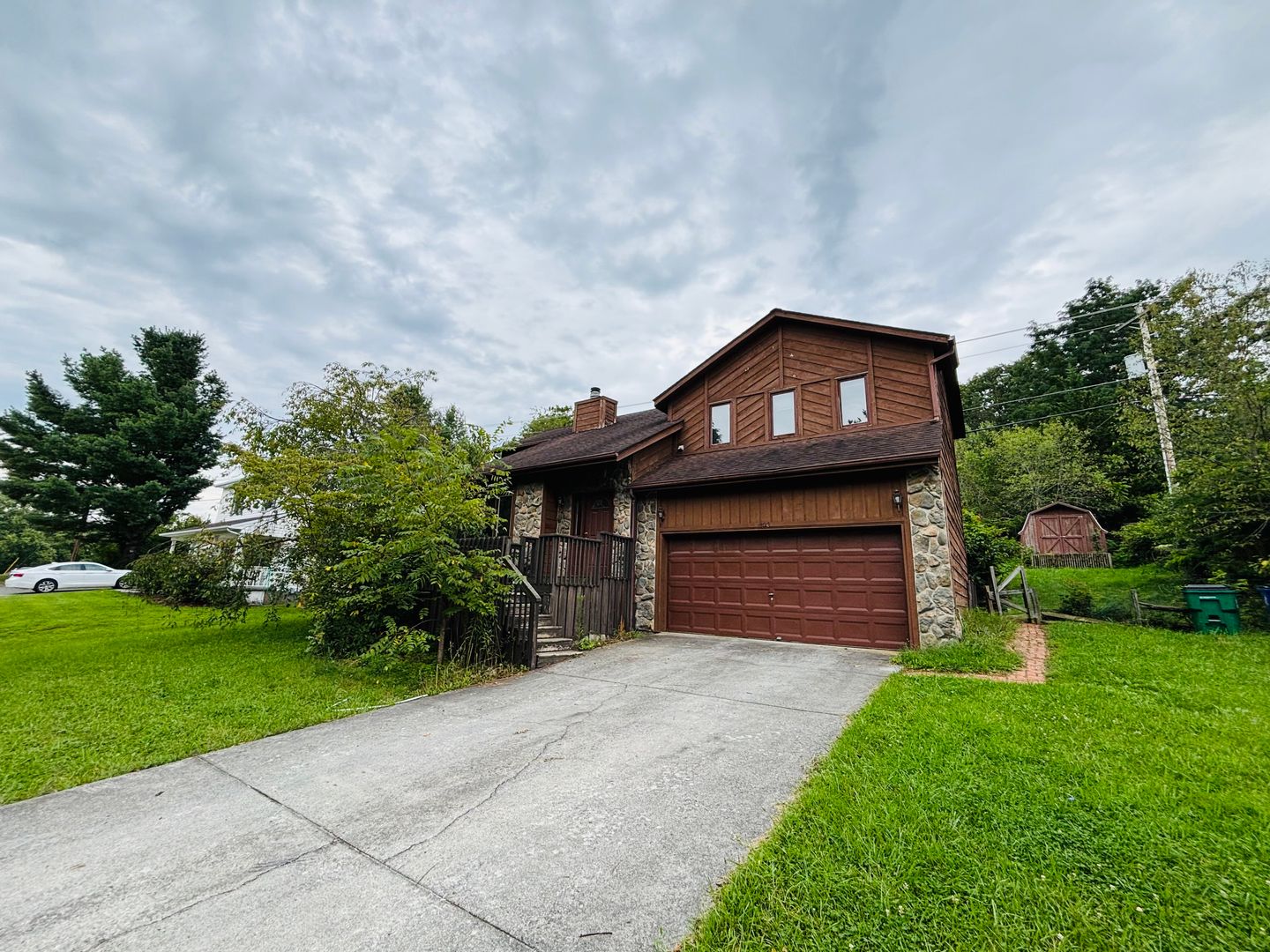Blacksburg House: 406 Mt. Tabor Road