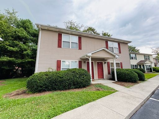 4 Bedroom 3 Bath Townhouse – photo 1