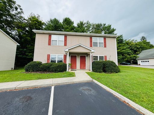 4 Bedroom 3 Bath Townhouse – photo 1