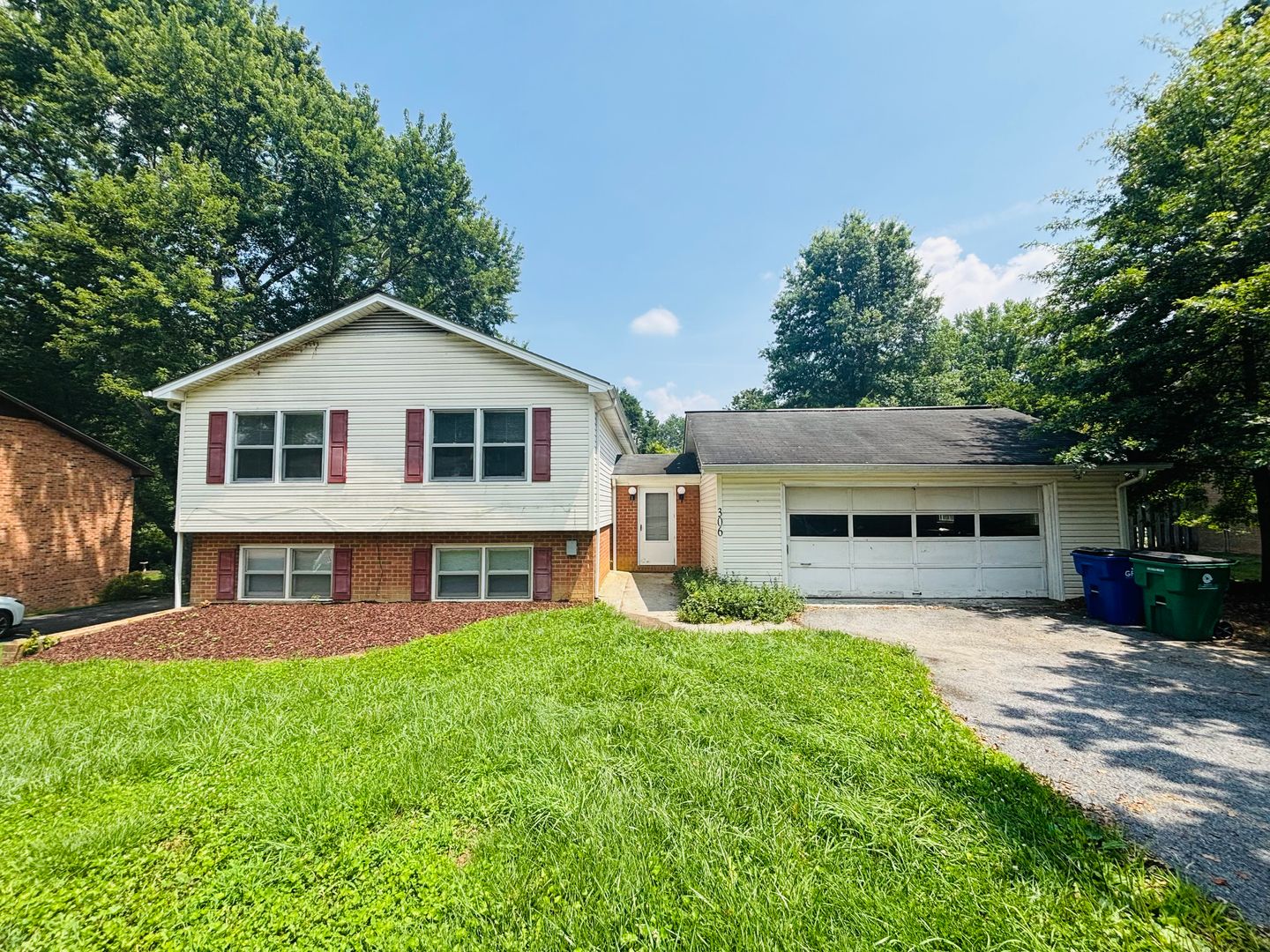 Blacksburg House: 306 Woodbine Drive