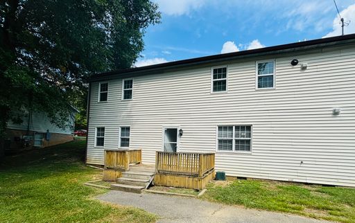 3 Bedroom, 2 Bath Duplex – photo 1