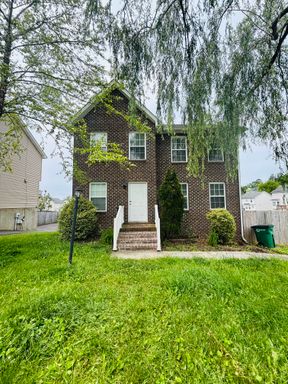 3 Bedroom 2.5 Bath House – photo 1