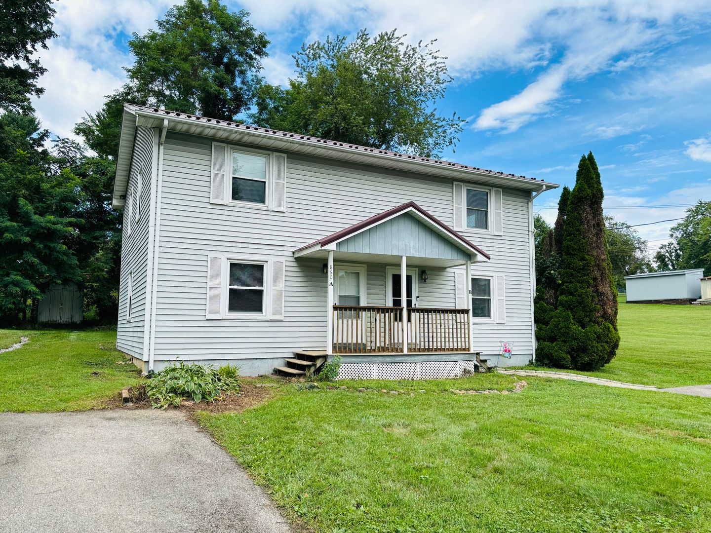 Christiansburg House: 860A Church St.