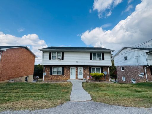 2 Bedroom, 1 Bath Apartment – photo 1