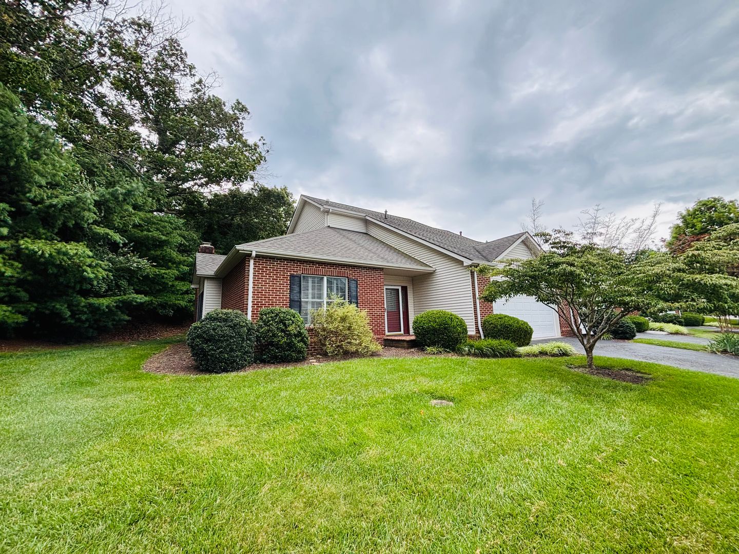 Blacksburg House: 1104 Caldwell Drive