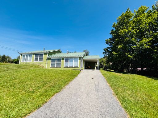 2 Bedroom, 1 Bath Duplex – photo 1