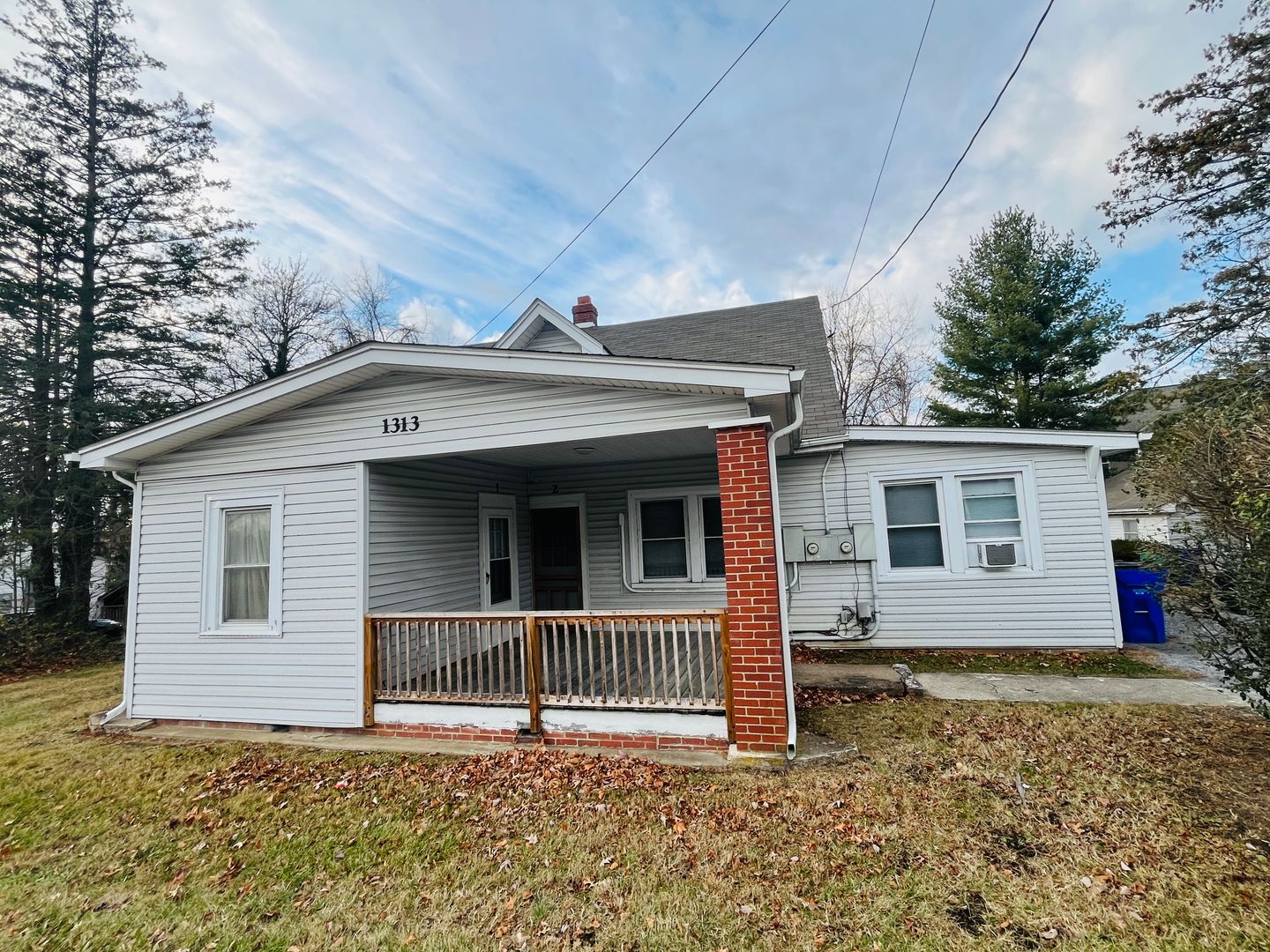 Blacksburg Apartment: 1309-1315 N. Main St.