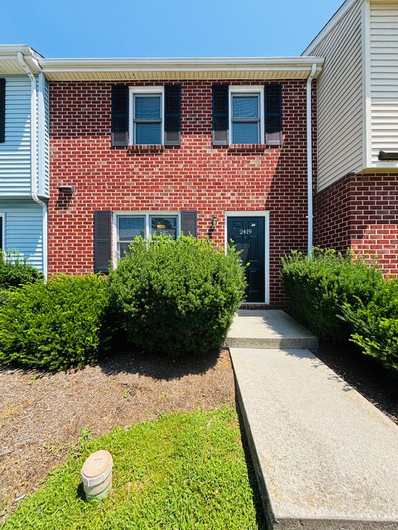 Blacksburg Townhome: 2419 Ridge Rd.