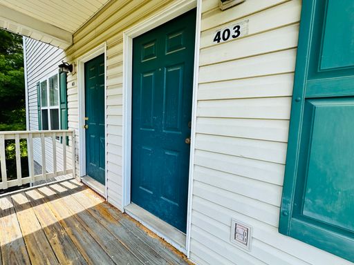 4 Bedroom 3 Bath Townhouse – photo 1