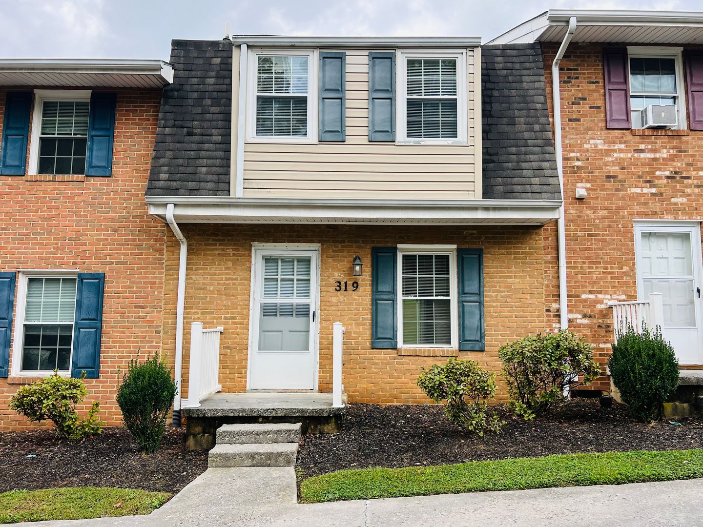 Blacksburg Townhome: 319 New Kent Rd.