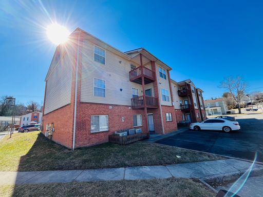 2 Bedroom 1 Bathroom Condo – photo 1