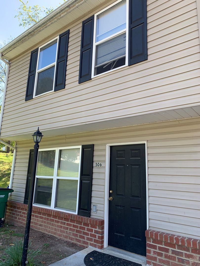 Christiansburg House: 506 Craig St.