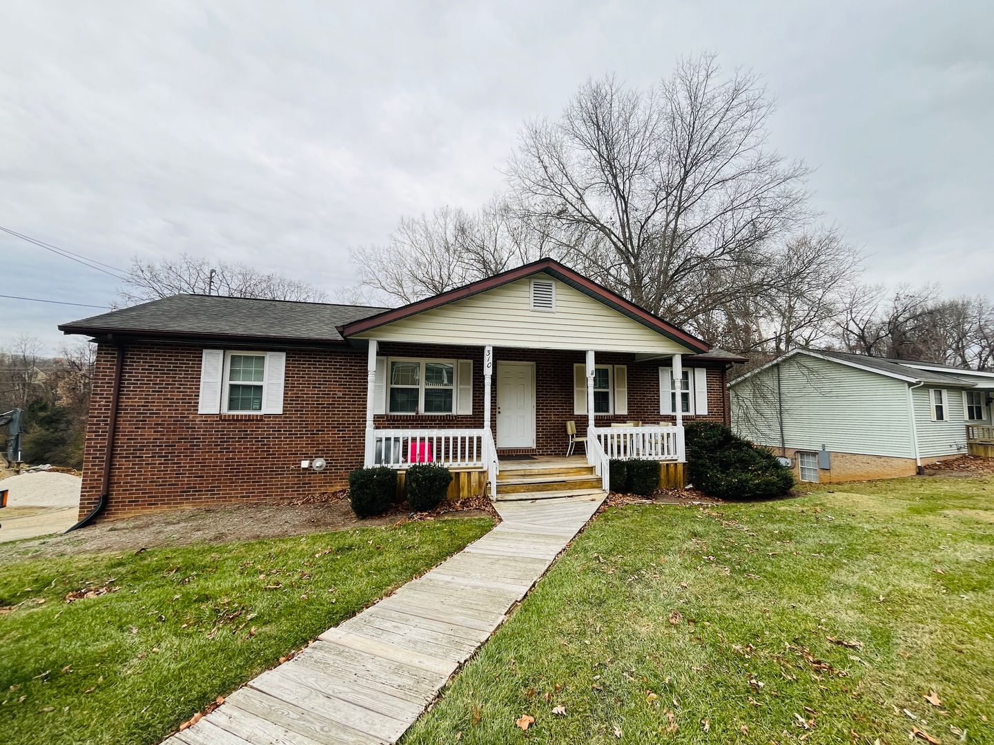 Blacksburg Townhome: 300-602 Ellett Rd.