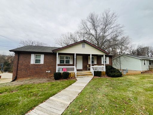 3 Bedroom, 2 Bath Duplex – photo 1