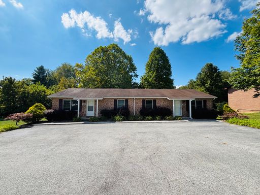 2 Bedroom, 1 Bath Duplex – photo 1