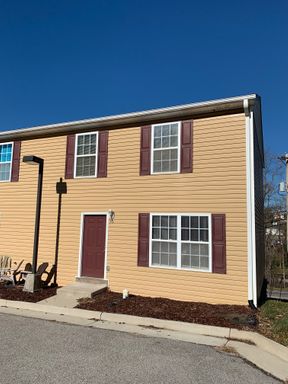3 Bedroom 2.5 Bath Townhouse – photo 1