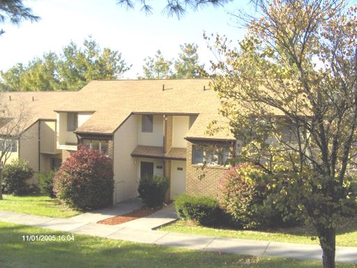 3 Bedroom 2.5 Half Bath Townhouse – photo 1