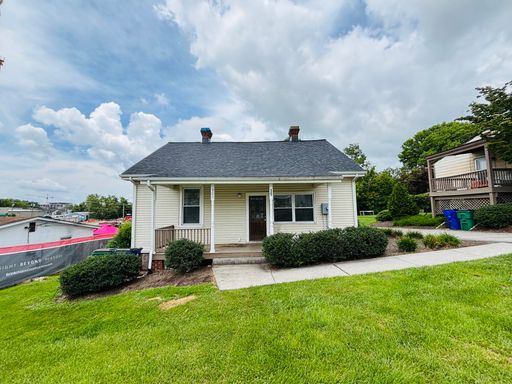 3 Bedroom 1 Bath Duplex – photo 1