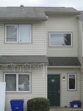 4 Bedroom 2.5 Bath Townhouse – photo 1