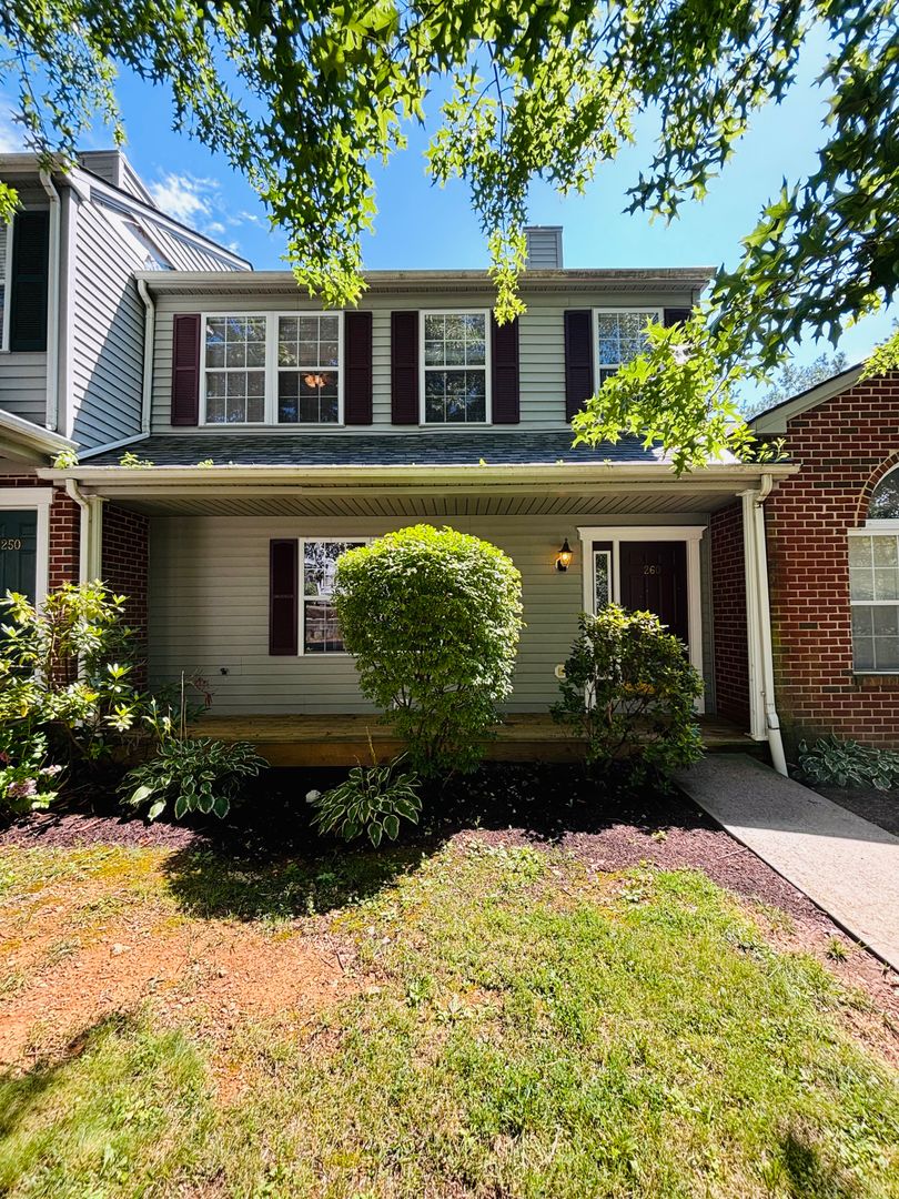 Christiansburg House: 260 Bronze Leaf Drive